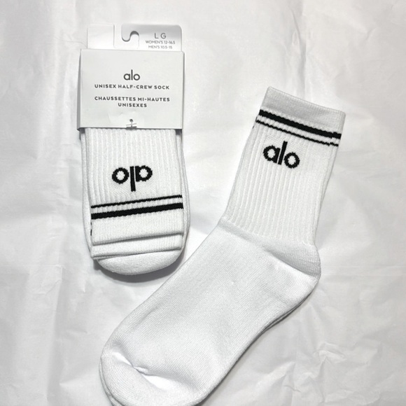 Alo Yoga socks (2 pairs) - Picture 2 of 5